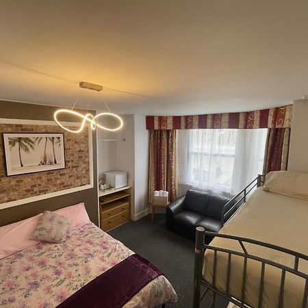 Backpackers Blackpool Hotel & Suites Bagian luar foto