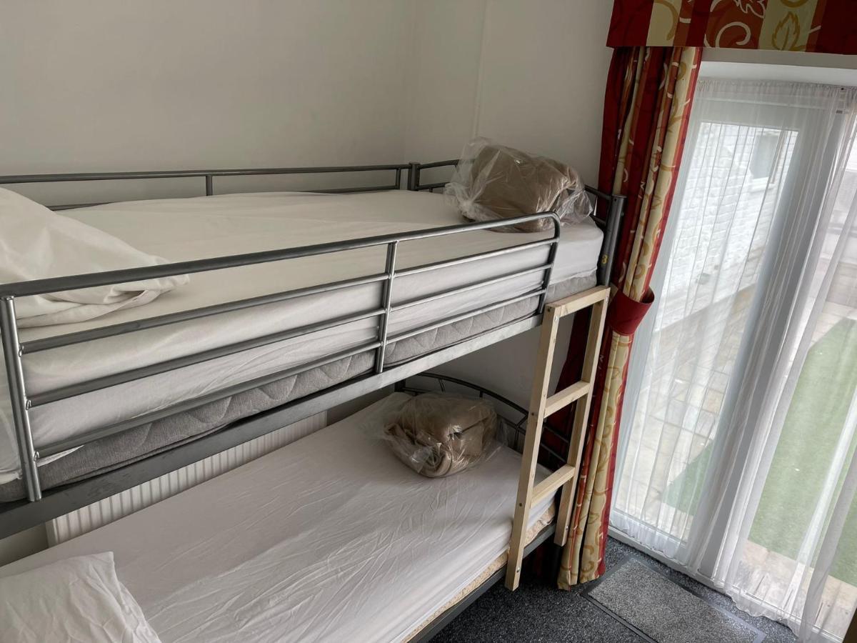 Backpackers Blackpool Hotel & Suites Bagian luar foto