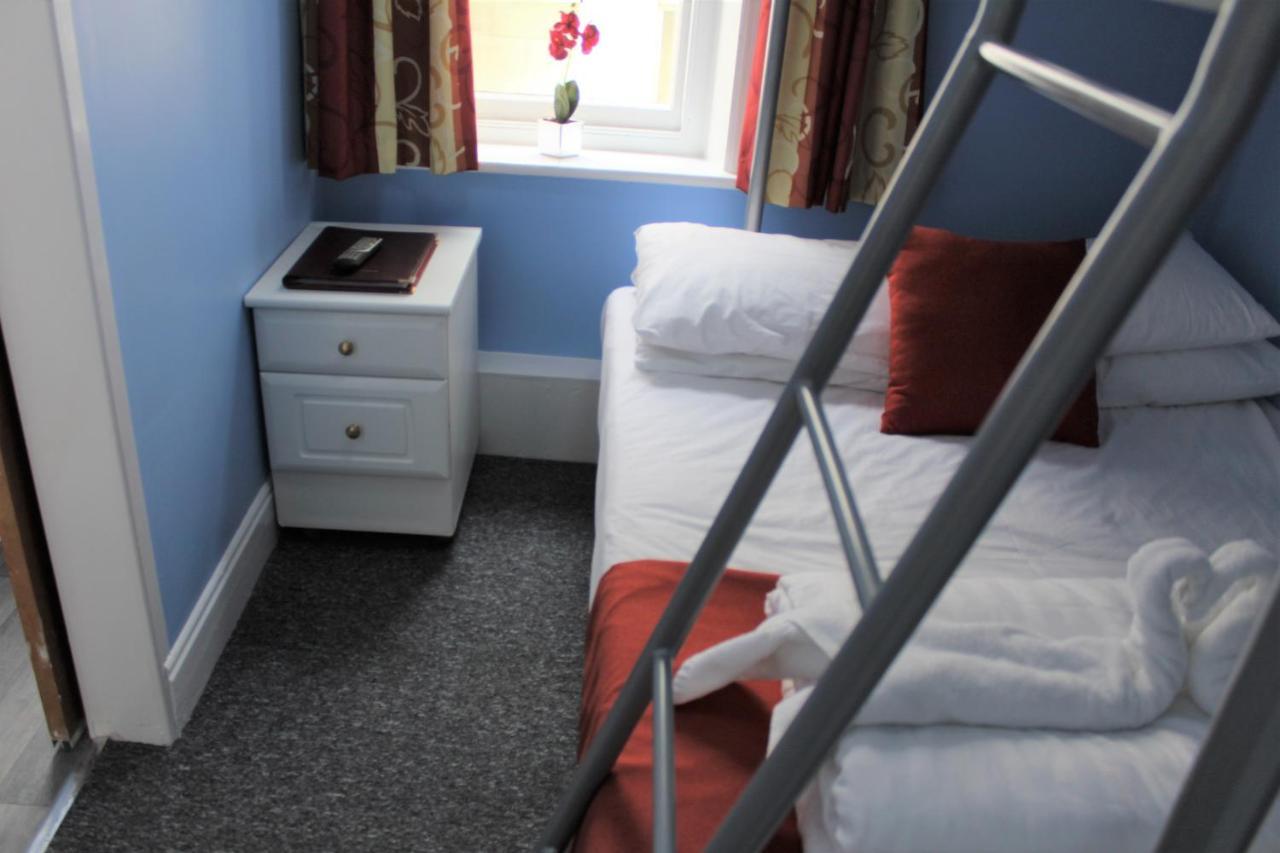 Backpackers Blackpool - Family Friendly Hotel Bagian luar foto