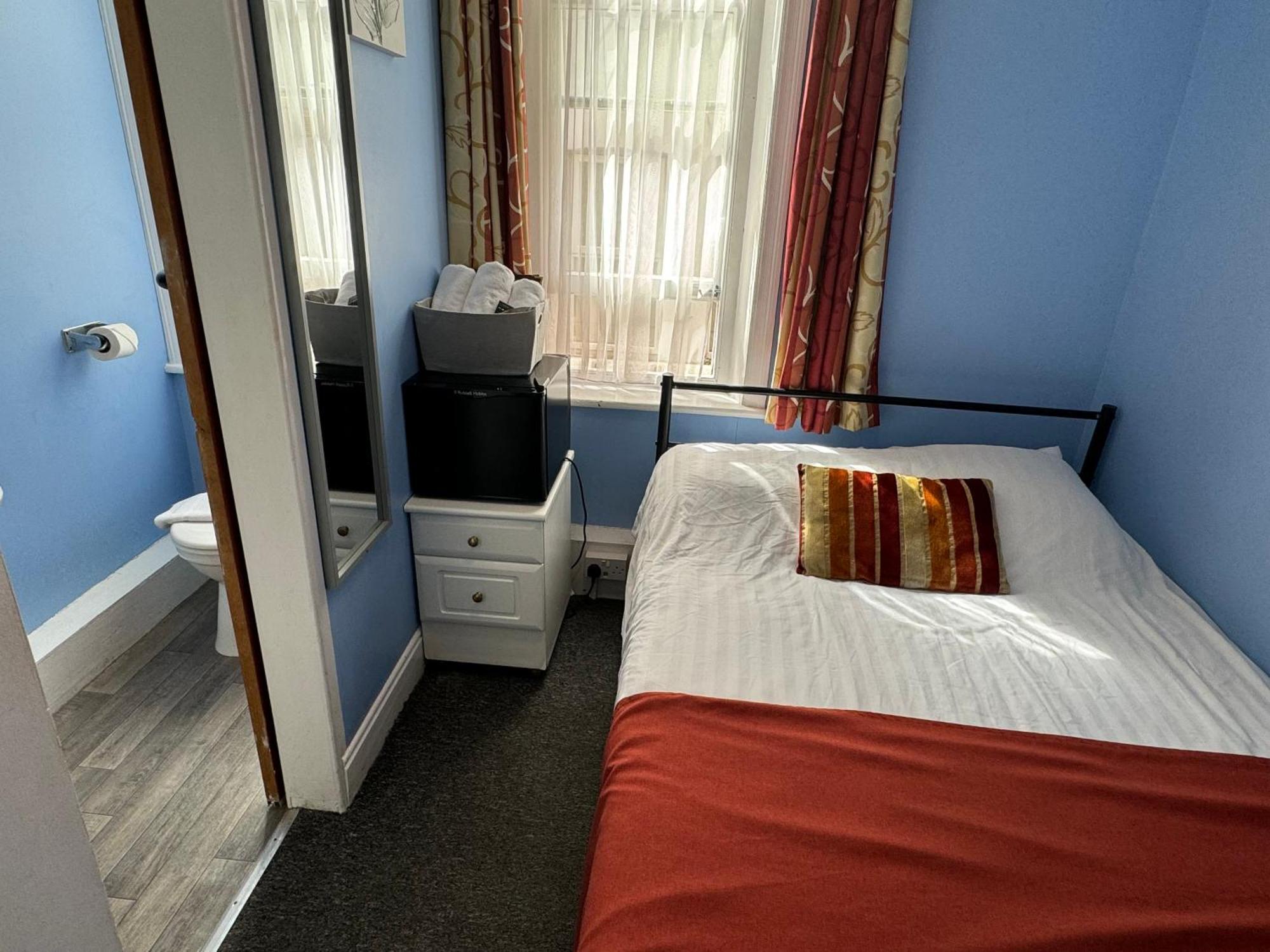 Backpackers Blackpool Hotel & Suites Bagian luar foto