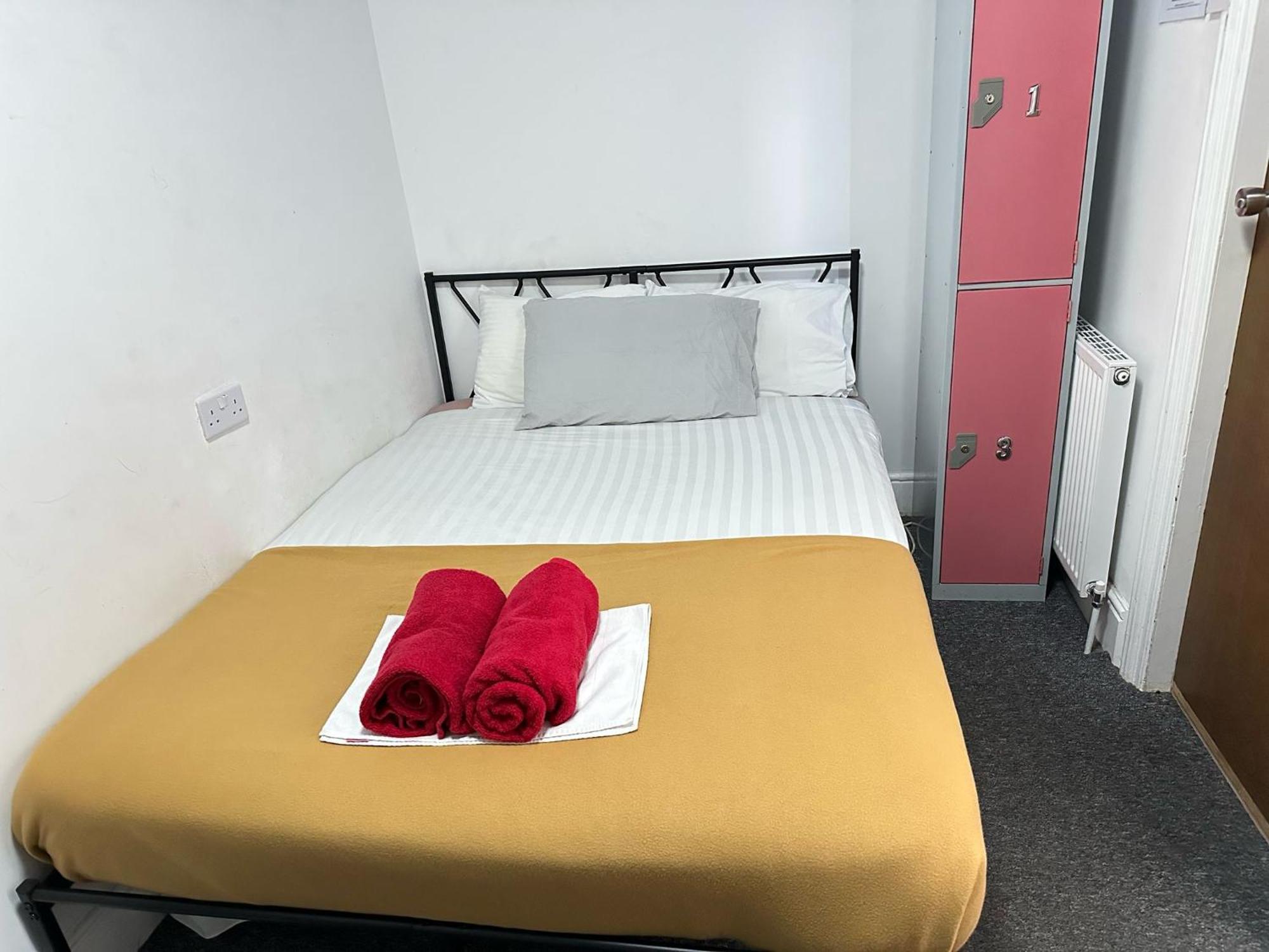 Backpackers Blackpool Hotel & Suites Bagian luar foto