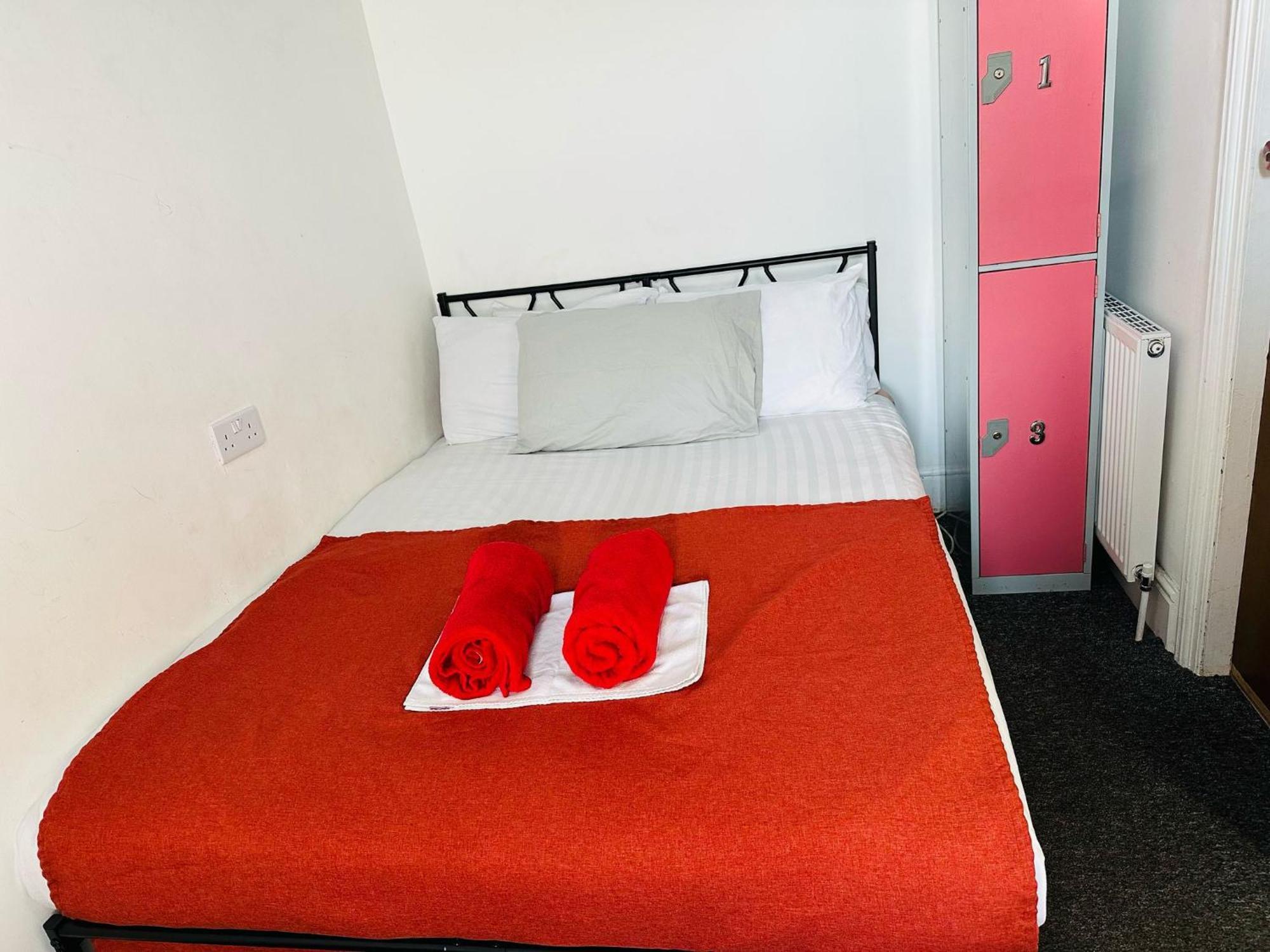 Backpackers Blackpool Hotel & Suites Bagian luar foto