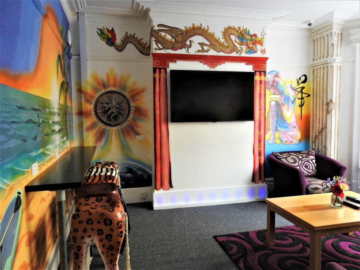 Backpackers Blackpool Hotel & Suites Bagian luar foto