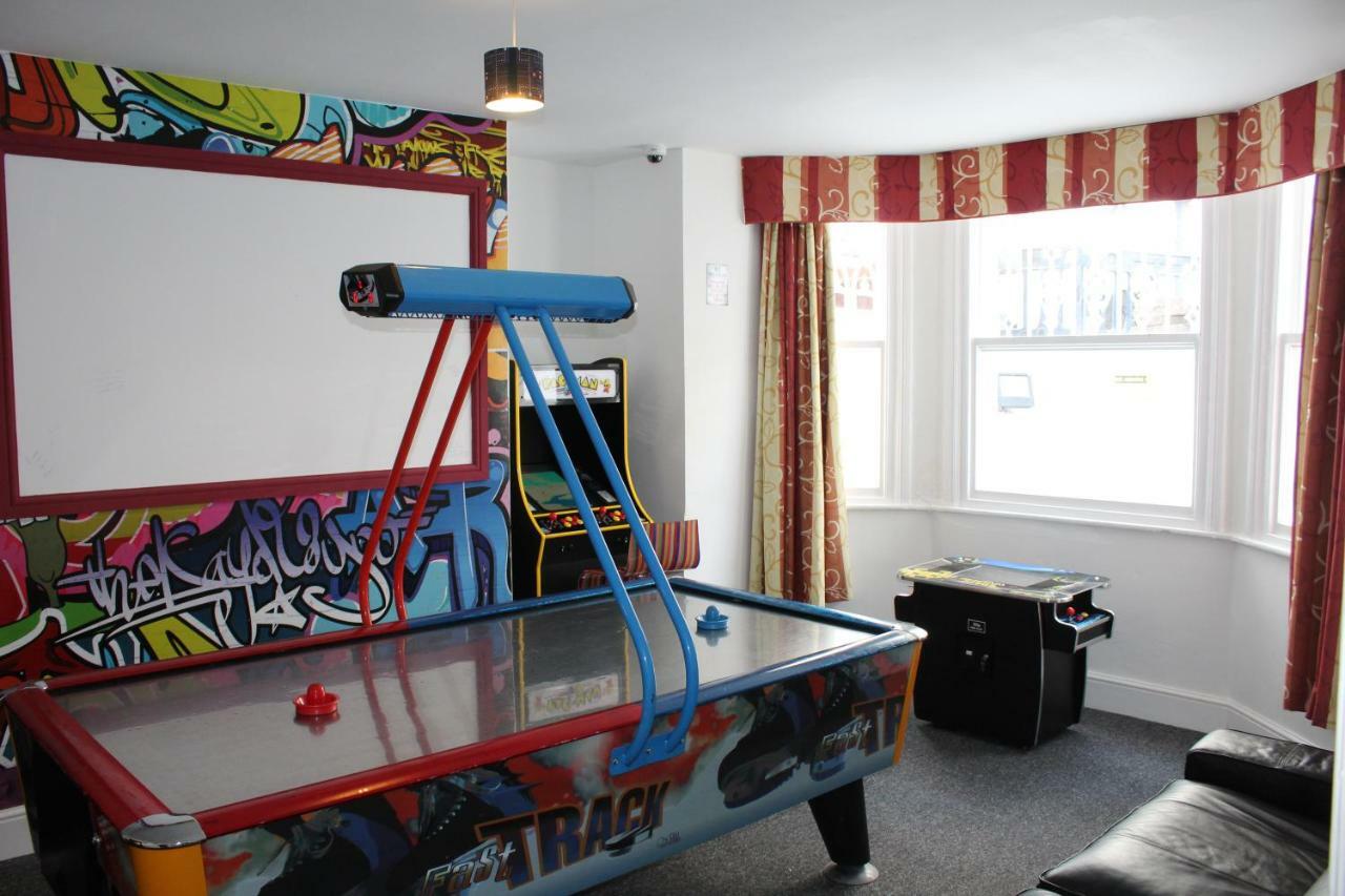 Backpackers Blackpool - Family Friendly Hotel Bagian luar foto