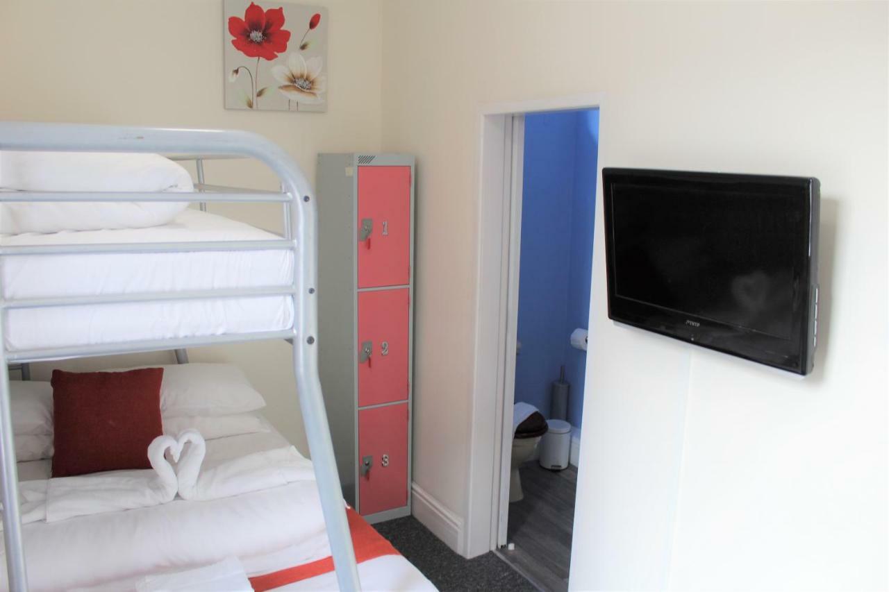 Backpackers Blackpool Hotel & Suites Bagian luar foto